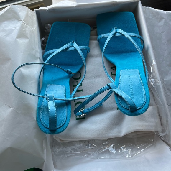 Bottega Veneta Stretch Carpet Sandals size 38 - Picture 5 of 6